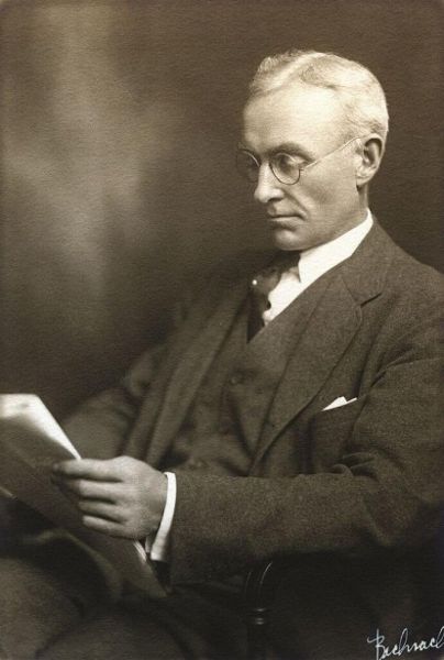 文件:Allen Whipple.jpg