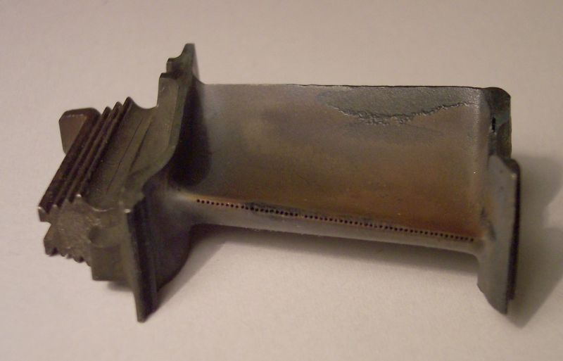 文件:Turbinenschaufel RB199.jpg